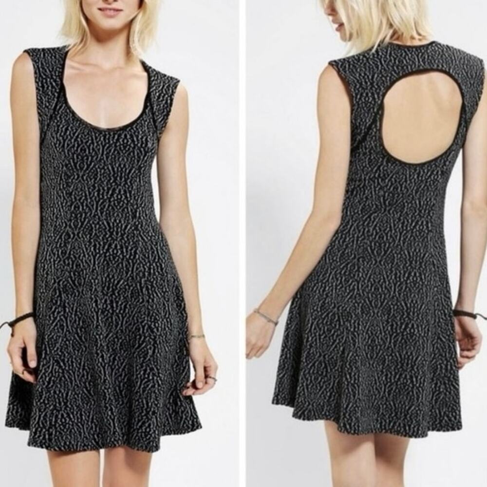 Silence + Noise Black & Gray Dress Cutout Back Size M